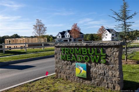 Oakwood Circle Plainville CT 06062