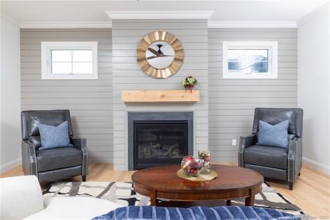 Oakwood Circle Plainville CT 06062
