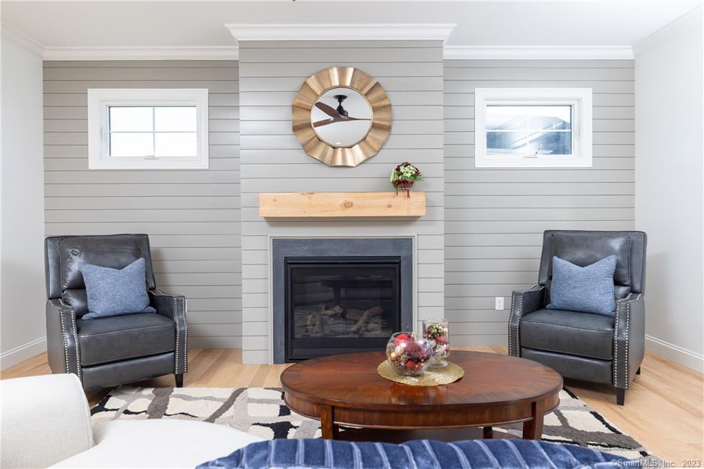 Oakwood Circle Plainville CT 06062