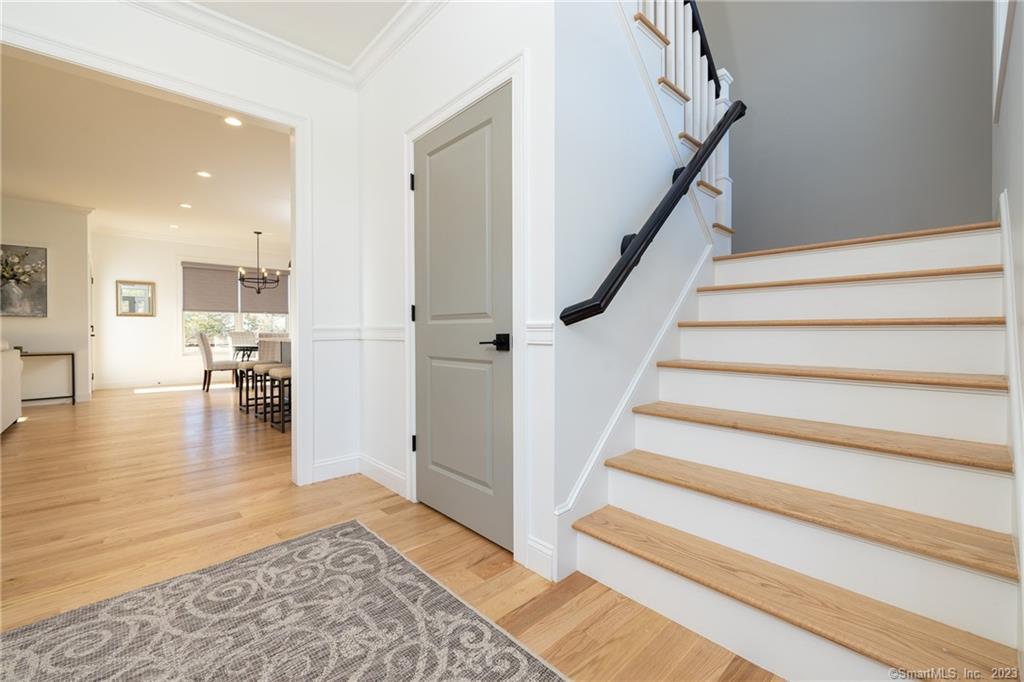 Oakwood Circle Plainville CT 06062