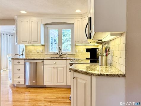 17 Sunnybrook Drive Avon CT 06001