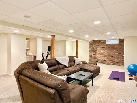 17 Sunnybrook Drive Avon CT 06001