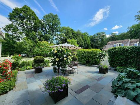 27 Country Club Road Ridgefield CT 06877