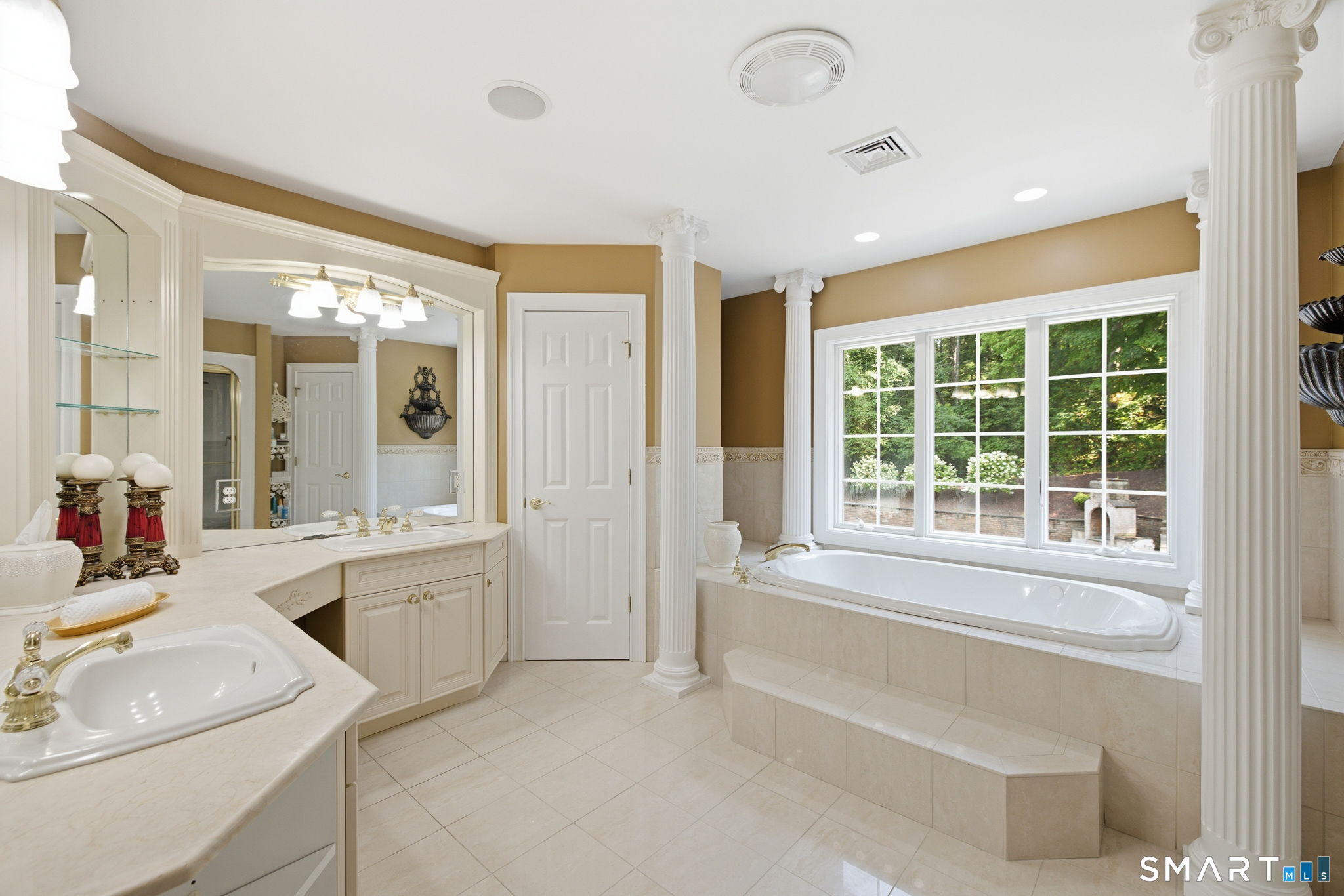 152 Williamsburg Drive Southington CT 06489