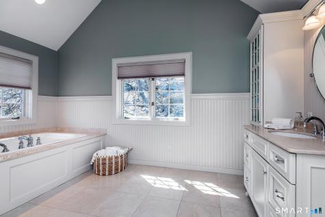 59 Sail Harbour Drive New Fairfield CT 06812