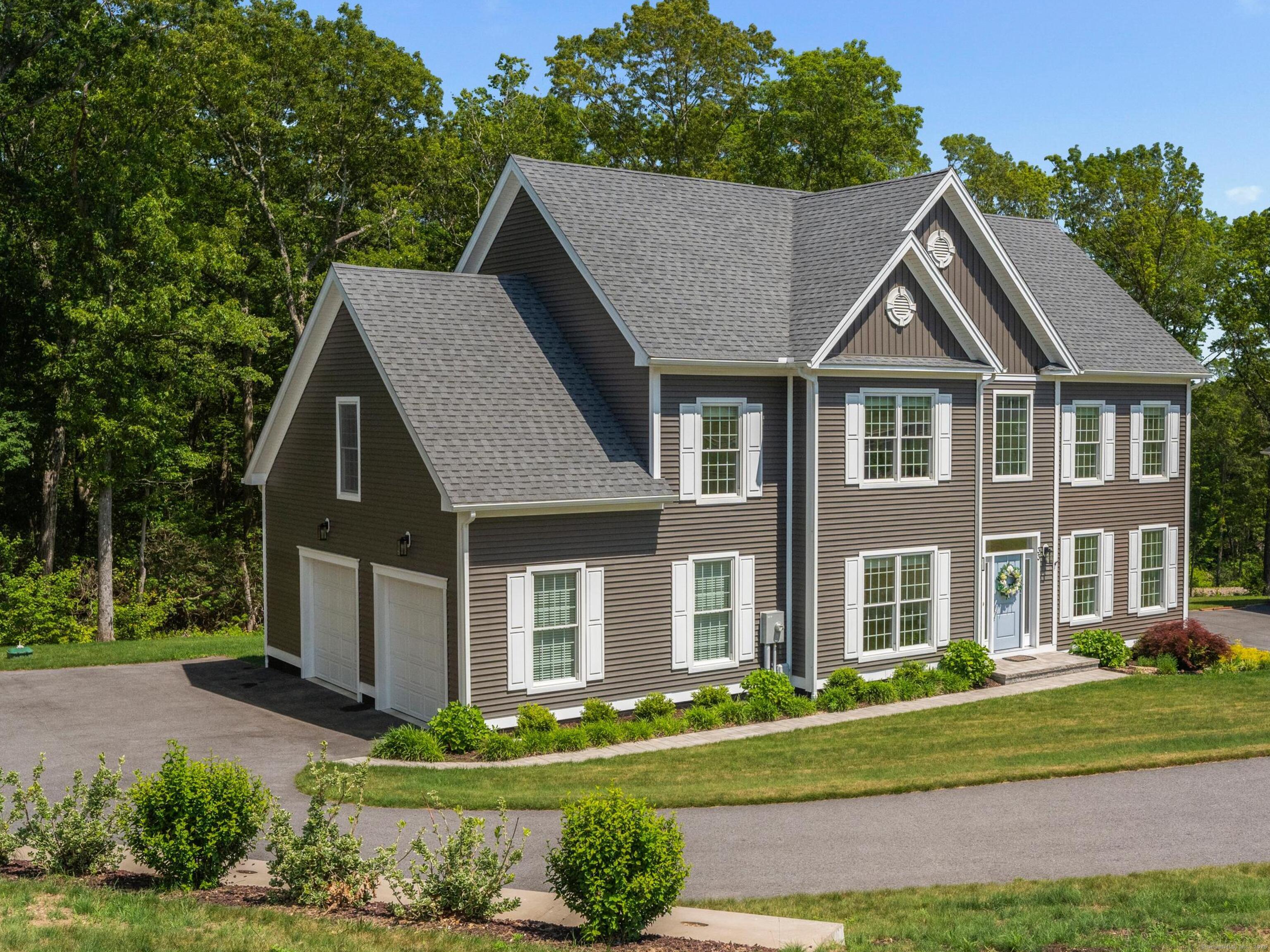 33 Arbor Crossing East Lyme CT 06333