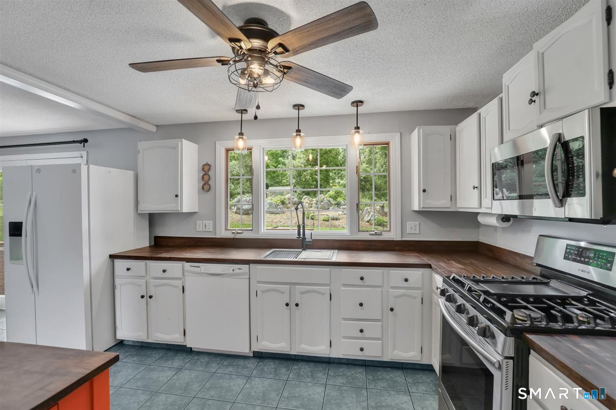 445 Windham Avenue Colchester CT 06415