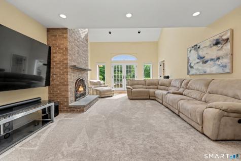 29 Woodridge Lane New Fairfield CT 06812
