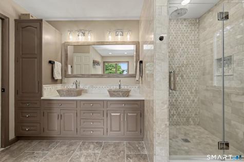 29 Woodridge Lane New Fairfield CT 06812
