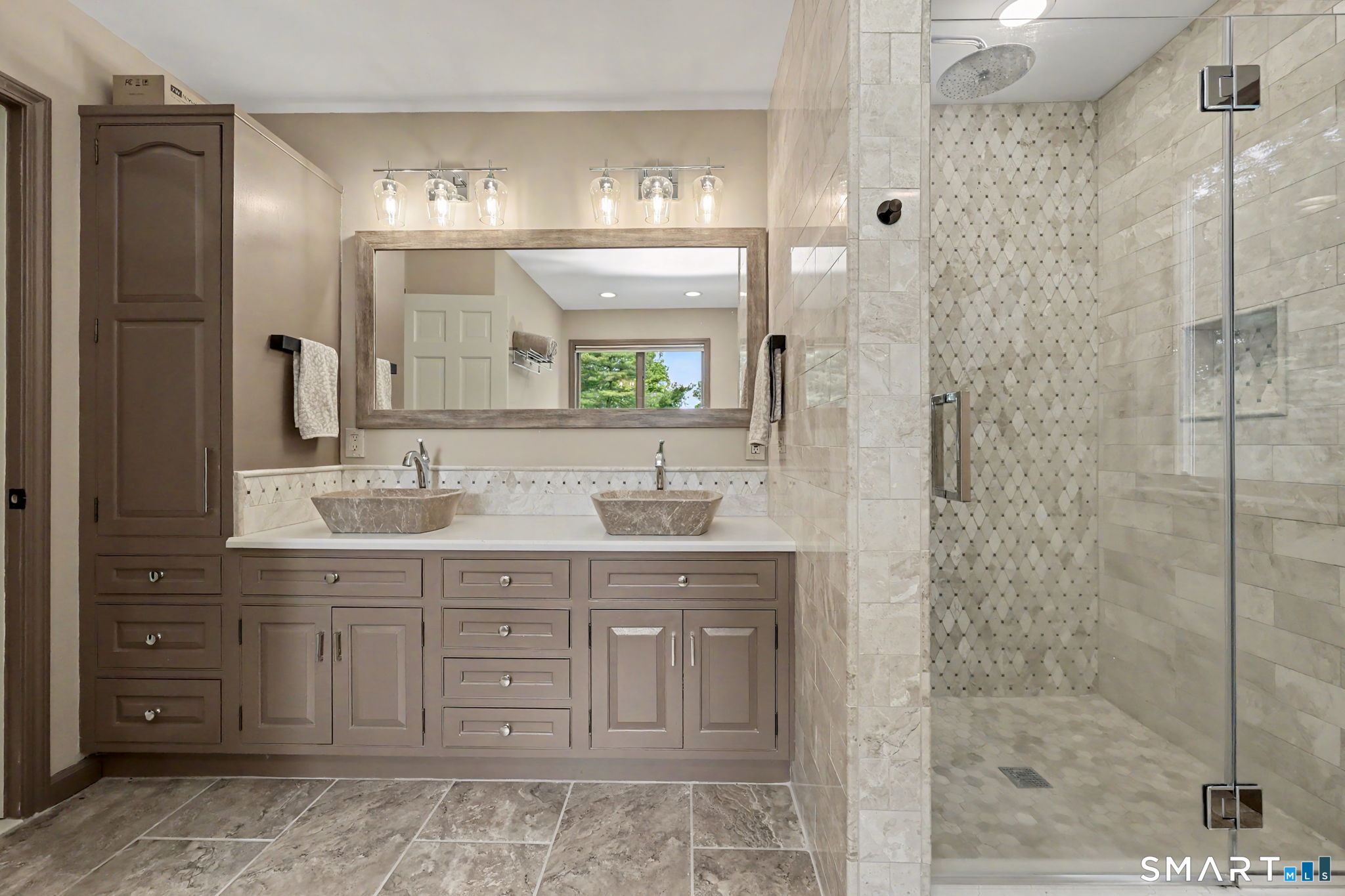 29 Woodridge Lane New Fairfield CT 06812