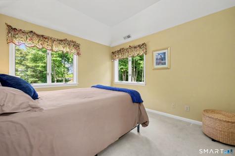 29 Woodridge Lane New Fairfield CT 06812