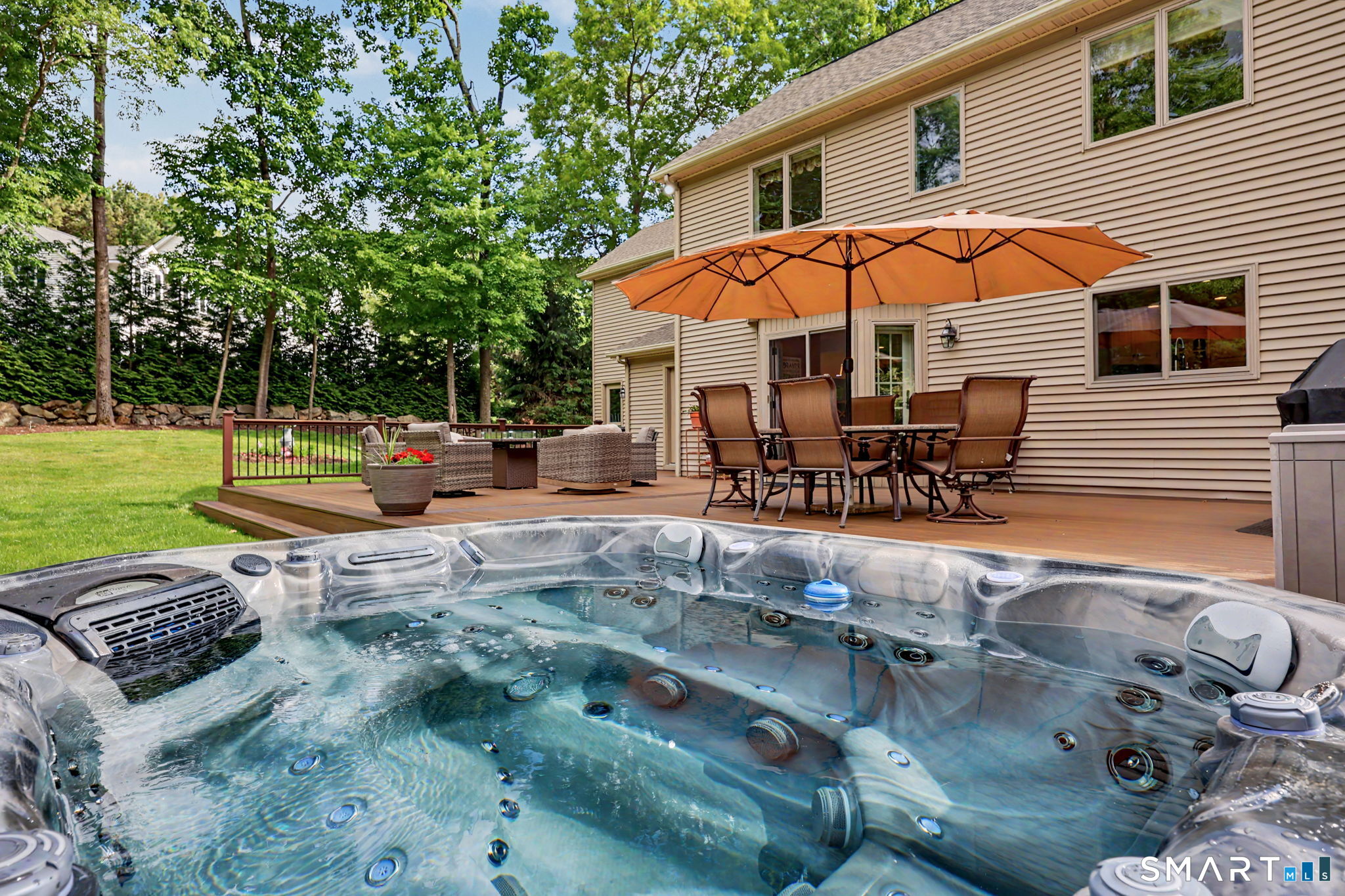 29 Woodridge Lane New Fairfield CT 06812