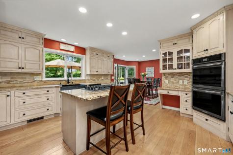 29 Woodridge Lane New Fairfield CT 06812