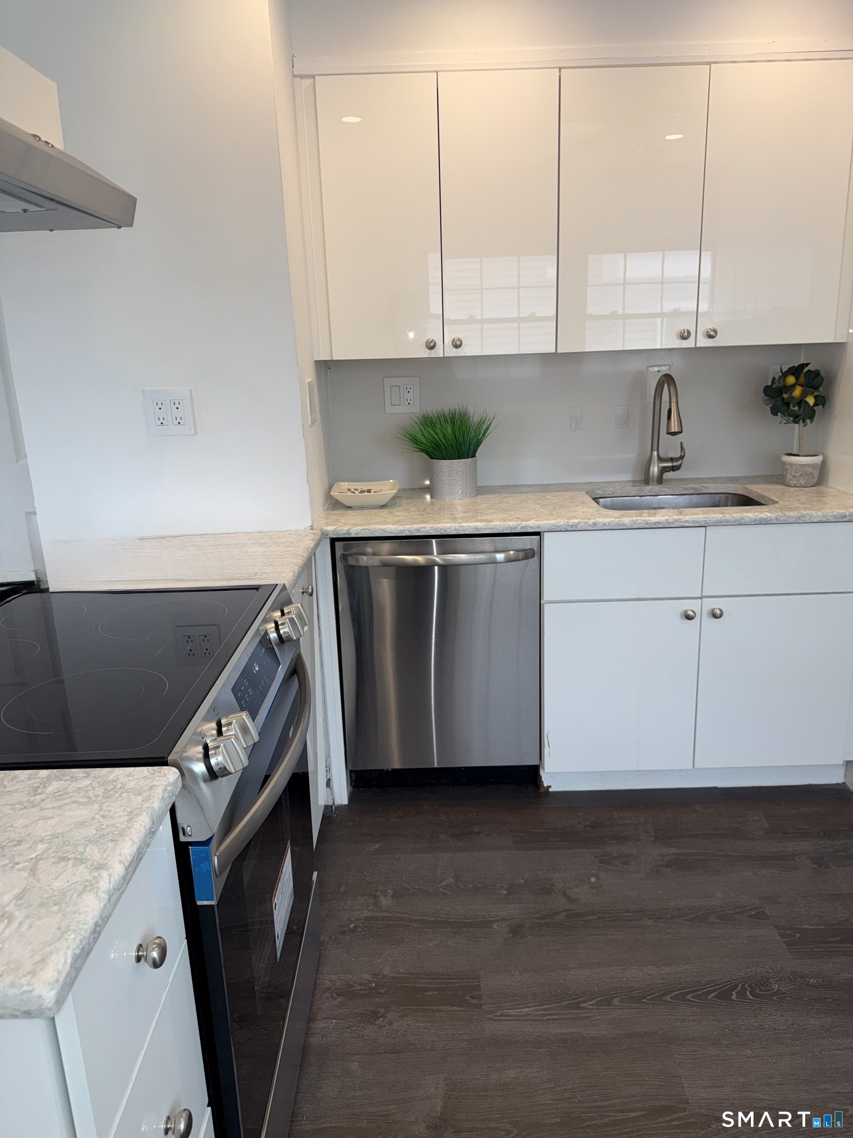 25 Albin Road Stamford CT 06902