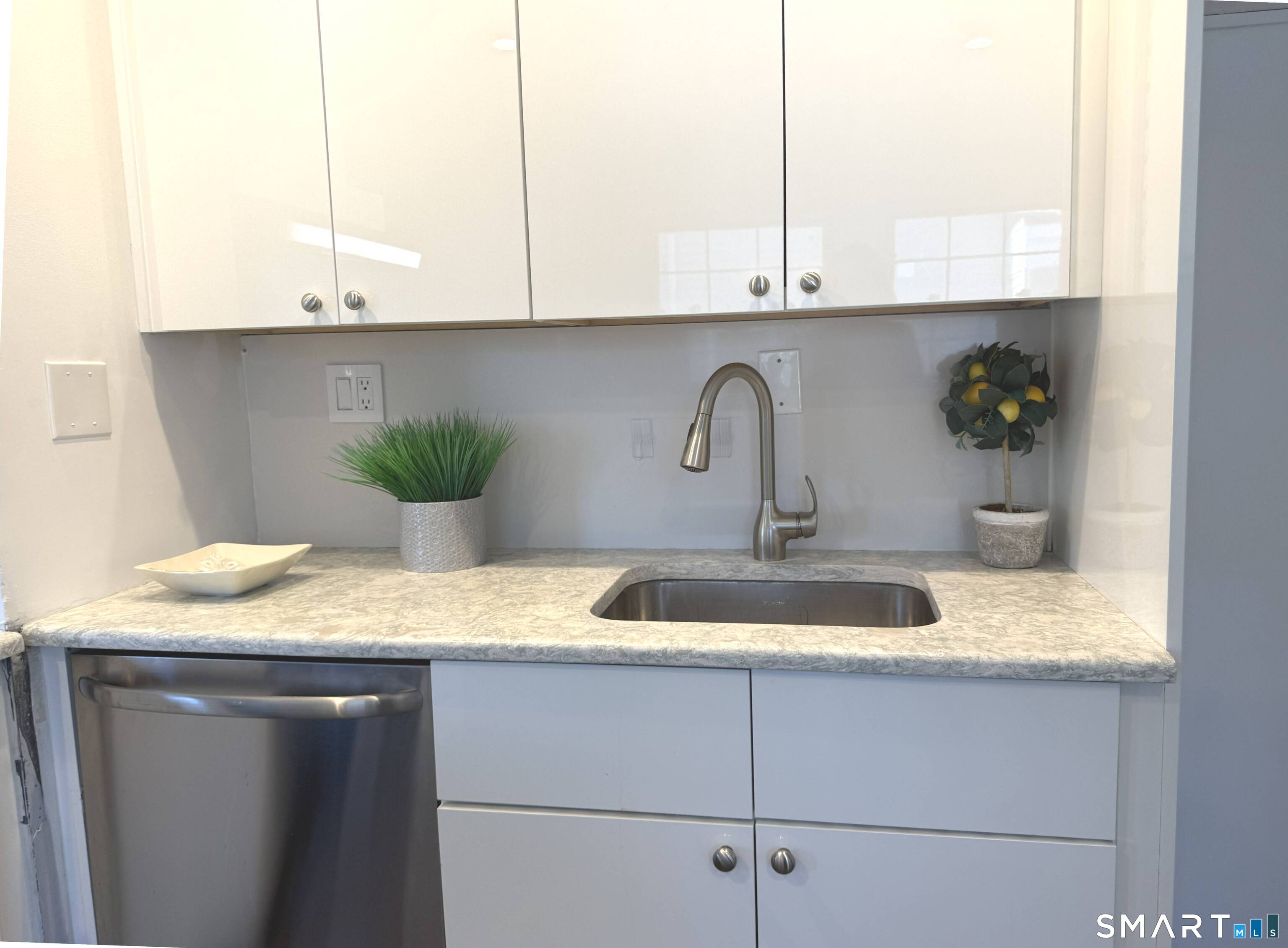 25 Albin Road Stamford CT 06902