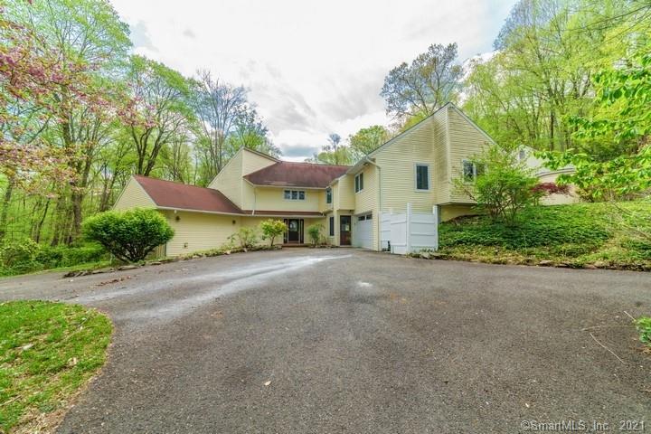 9 Cawdor Burn Road Brookfield CT 06804