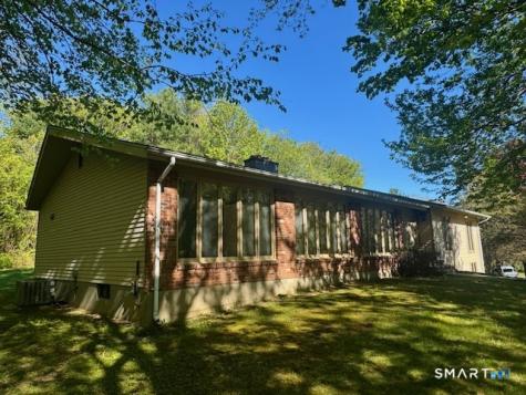 21 Maple Vale Drive Woodbridge CT 06525