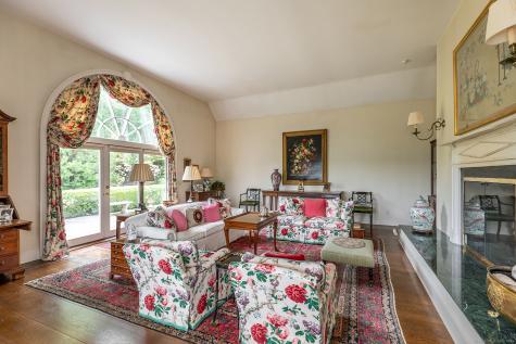 8 Bayberry Hill Roxbury CT 06783