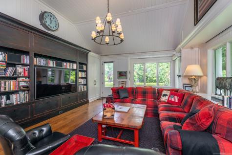 8 Bayberry Hill Roxbury CT 06783