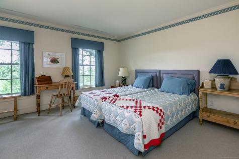 8 Bayberry Hill Roxbury CT 06783