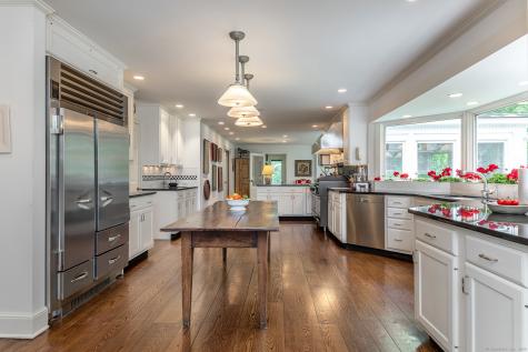 8 Bayberry Hill Roxbury CT 06783