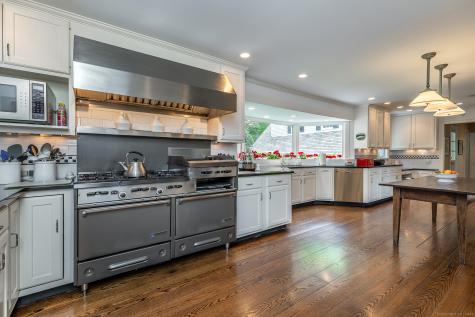 8 Bayberry Hill Roxbury CT 06783