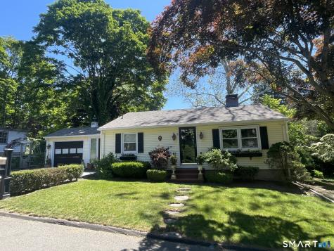 17 Grandview Terrace Essex CT 06426