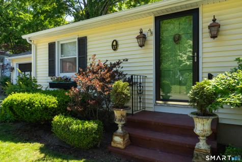 17 Grandview Terrace Essex CT 06426