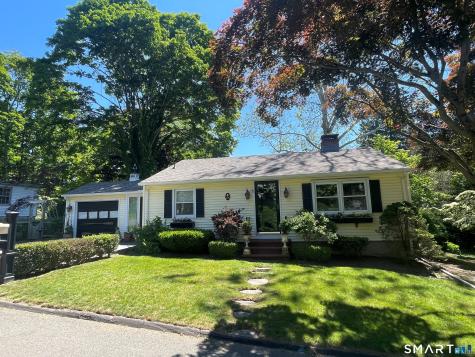 17 Grandview Terrace Essex CT 06426