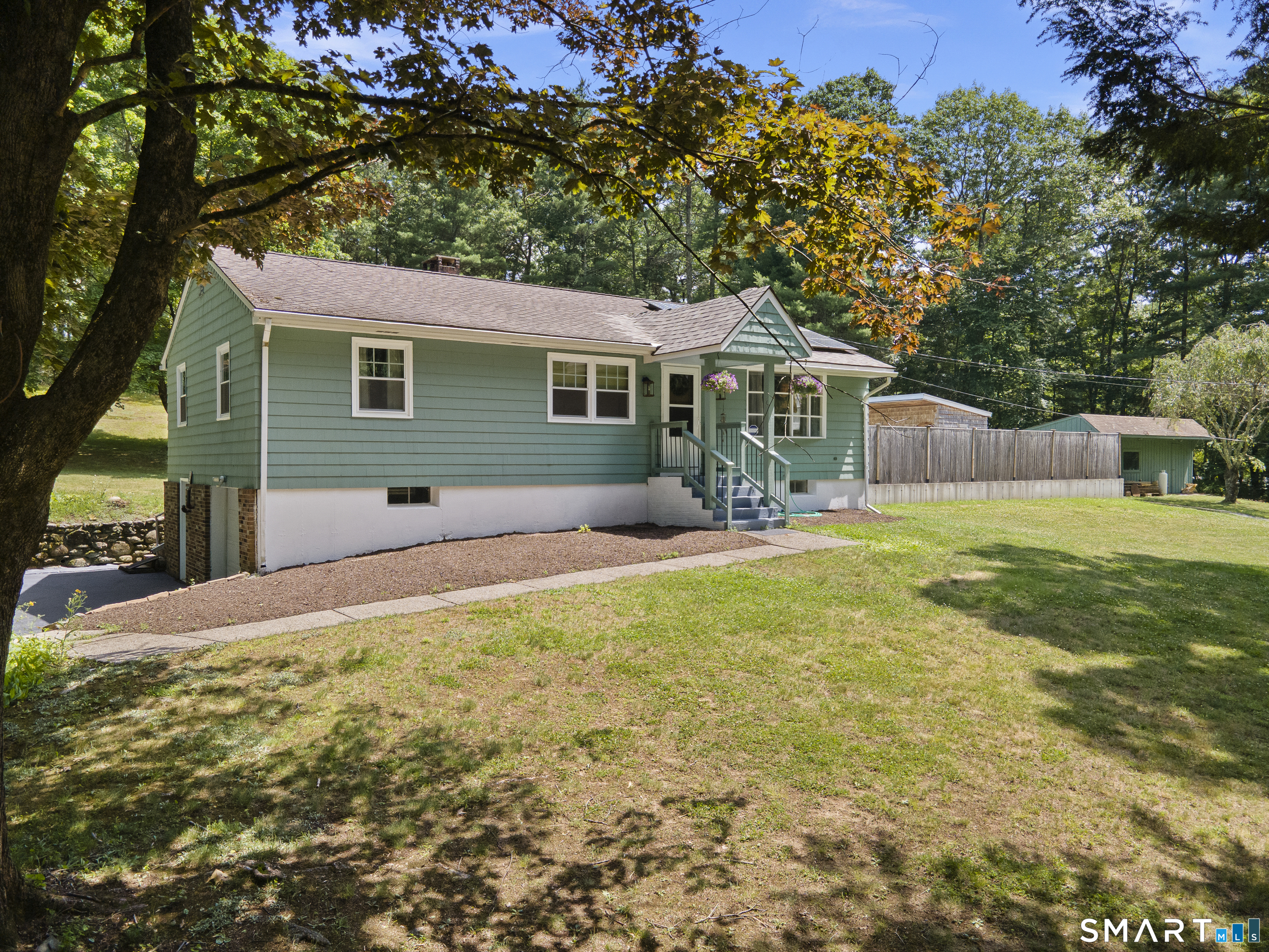 11 Munyan Road Putnam CT 06260