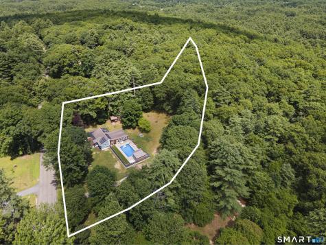 11 Munyan Road Putnam CT 06260