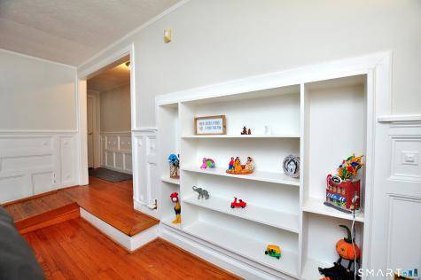 6 Raymond Road Avon CT 06001
