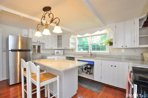 6 Raymond Road Avon CT 06001