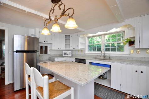 6 Raymond Road Avon CT 06001