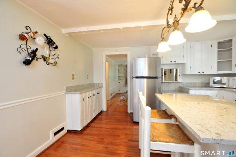 6 Raymond Road Avon CT 06001