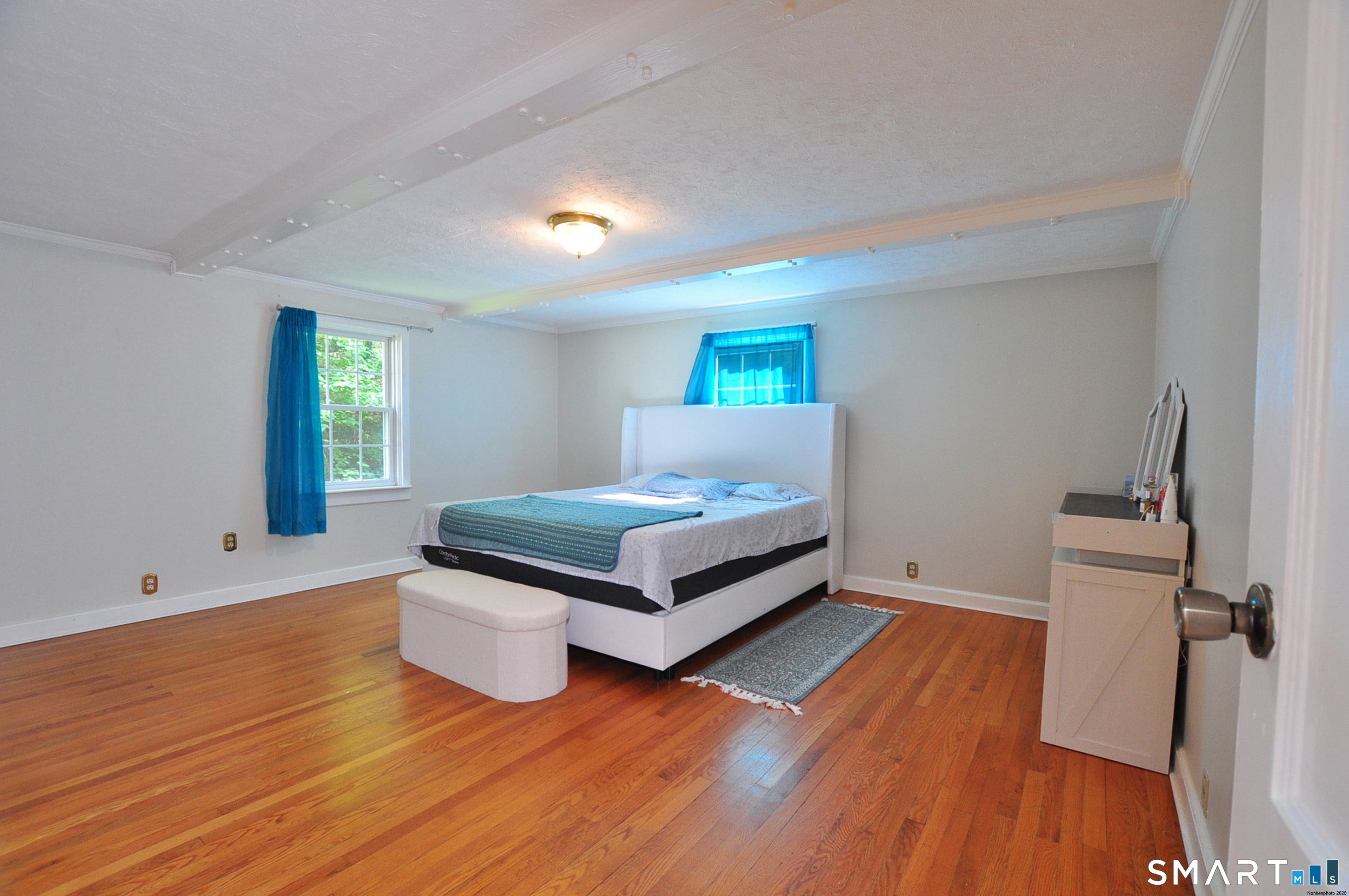 6 Raymond Road Avon CT 06001