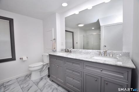 6 Raymond Road Avon CT 06001