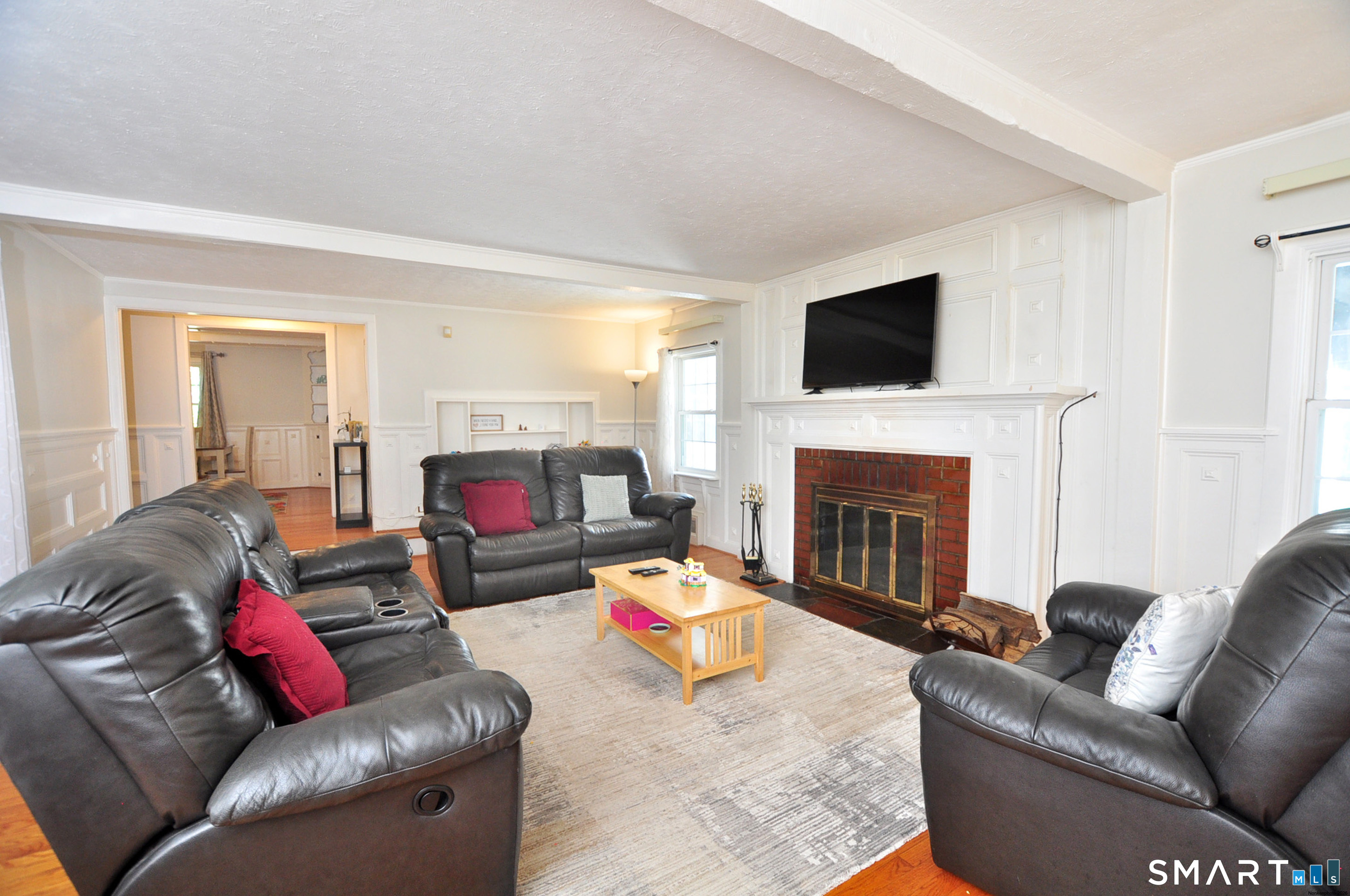 6 Raymond Road Avon CT 06001