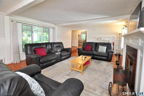 6 Raymond Road Avon CT 06001