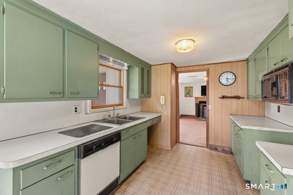 30 Old Middle Road Brookfield CT 06804