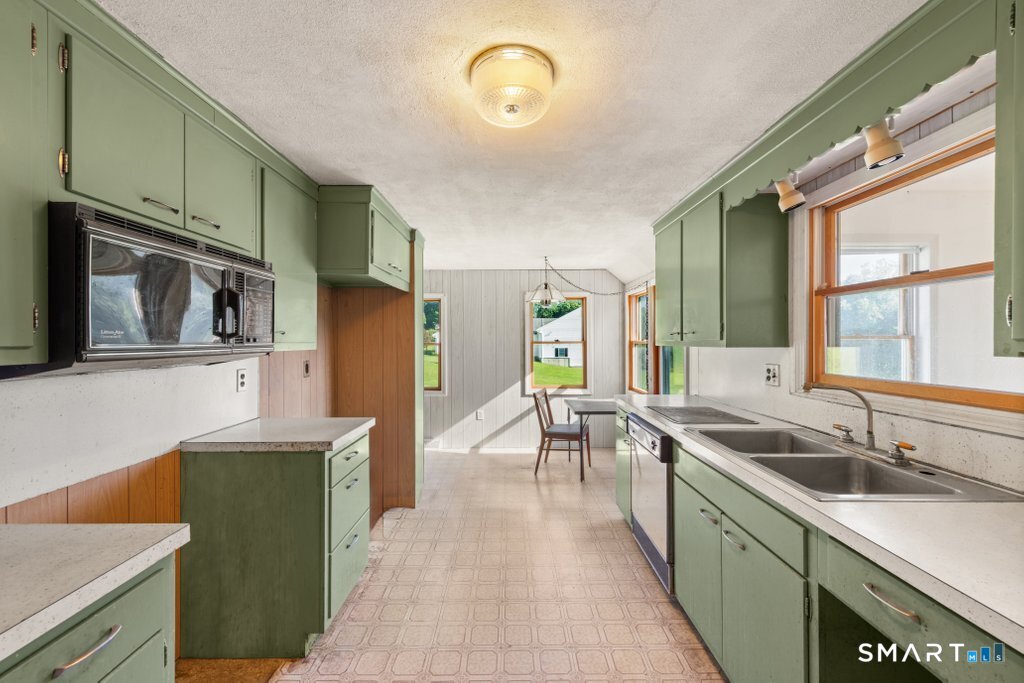 30 Old Middle Road Brookfield CT 06804