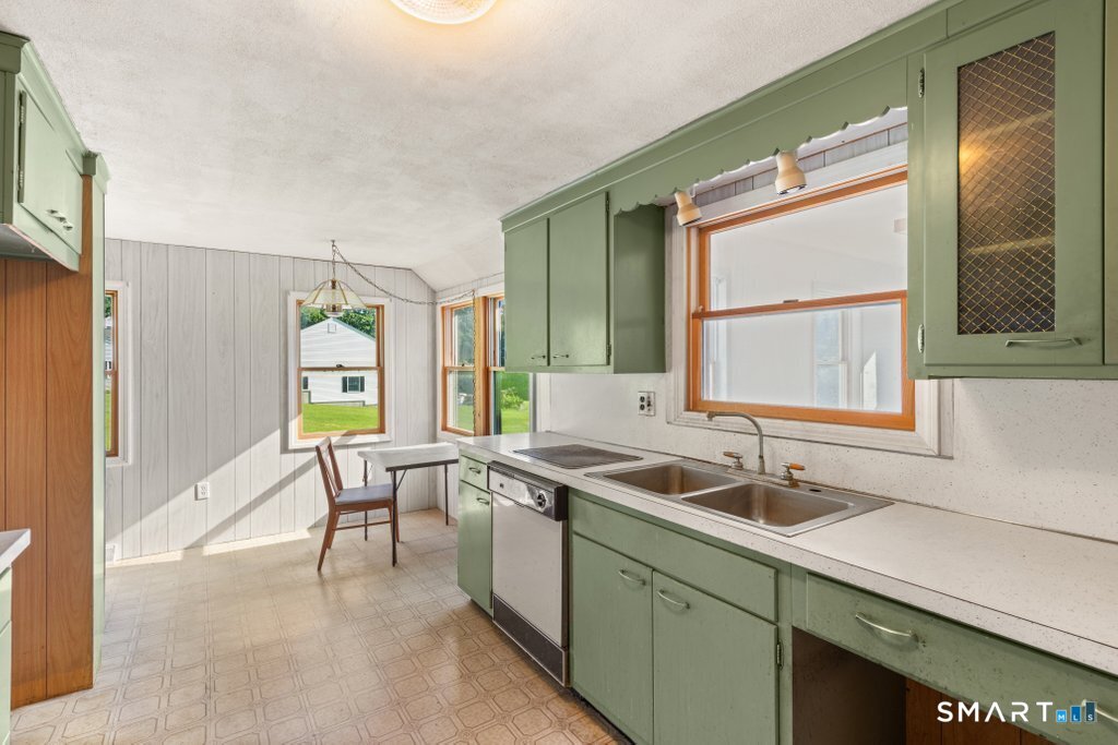 30 Old Middle Road Brookfield CT 06804