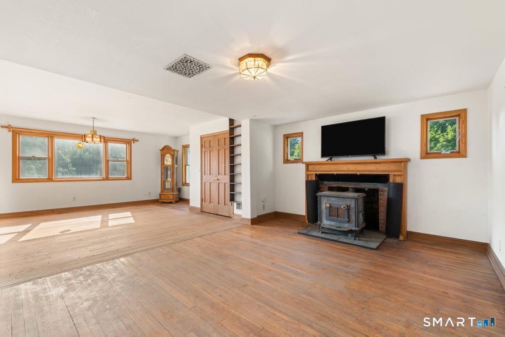 30 Old Middle Road Brookfield CT 06804