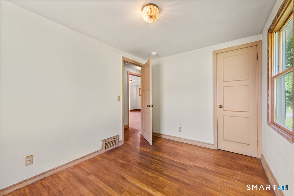 30 Old Middle Road Brookfield CT 06804