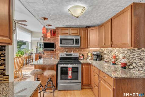 7 Old Hickory Lane Branford CT 06405