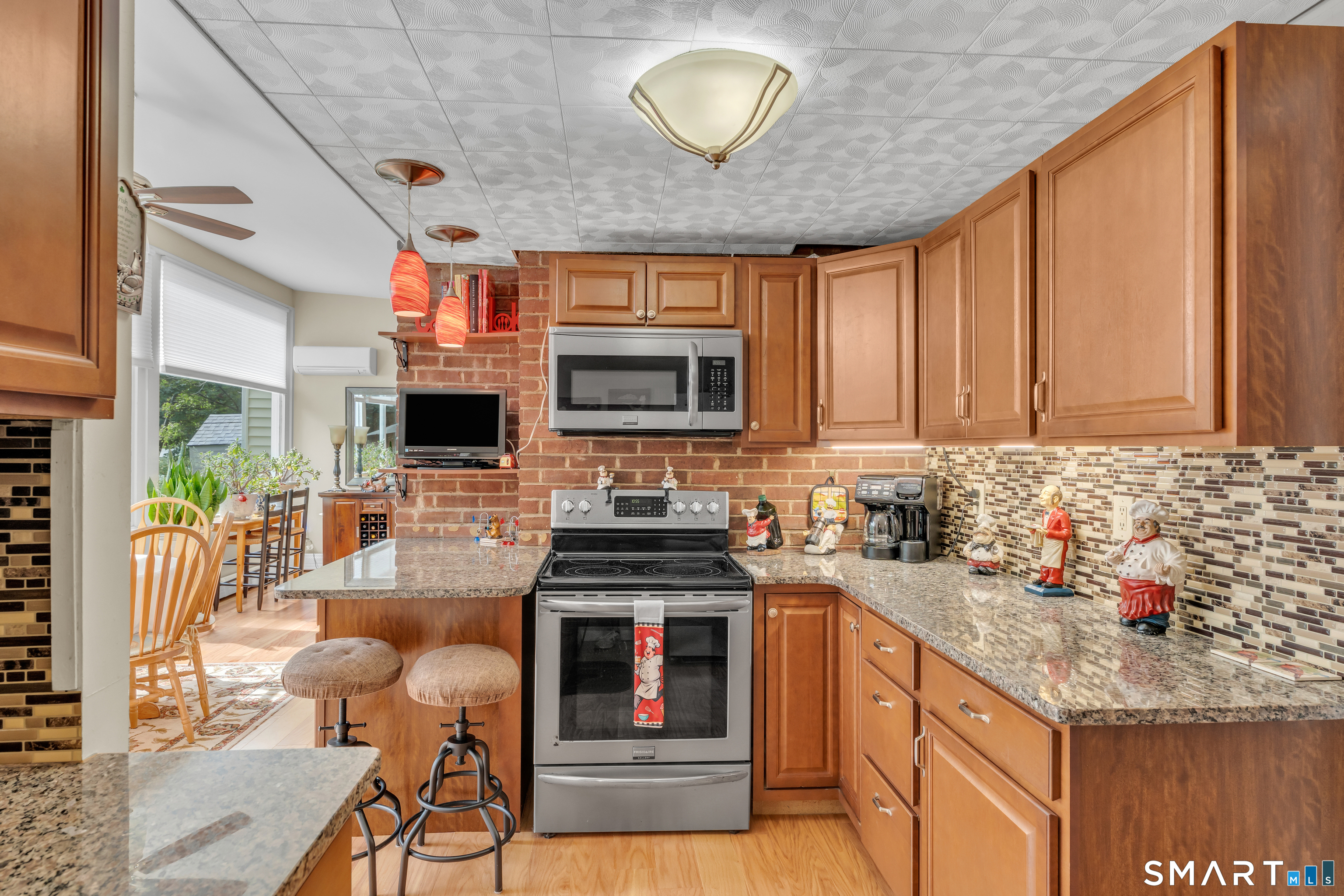 7 Old Hickory Lane Branford CT 06405