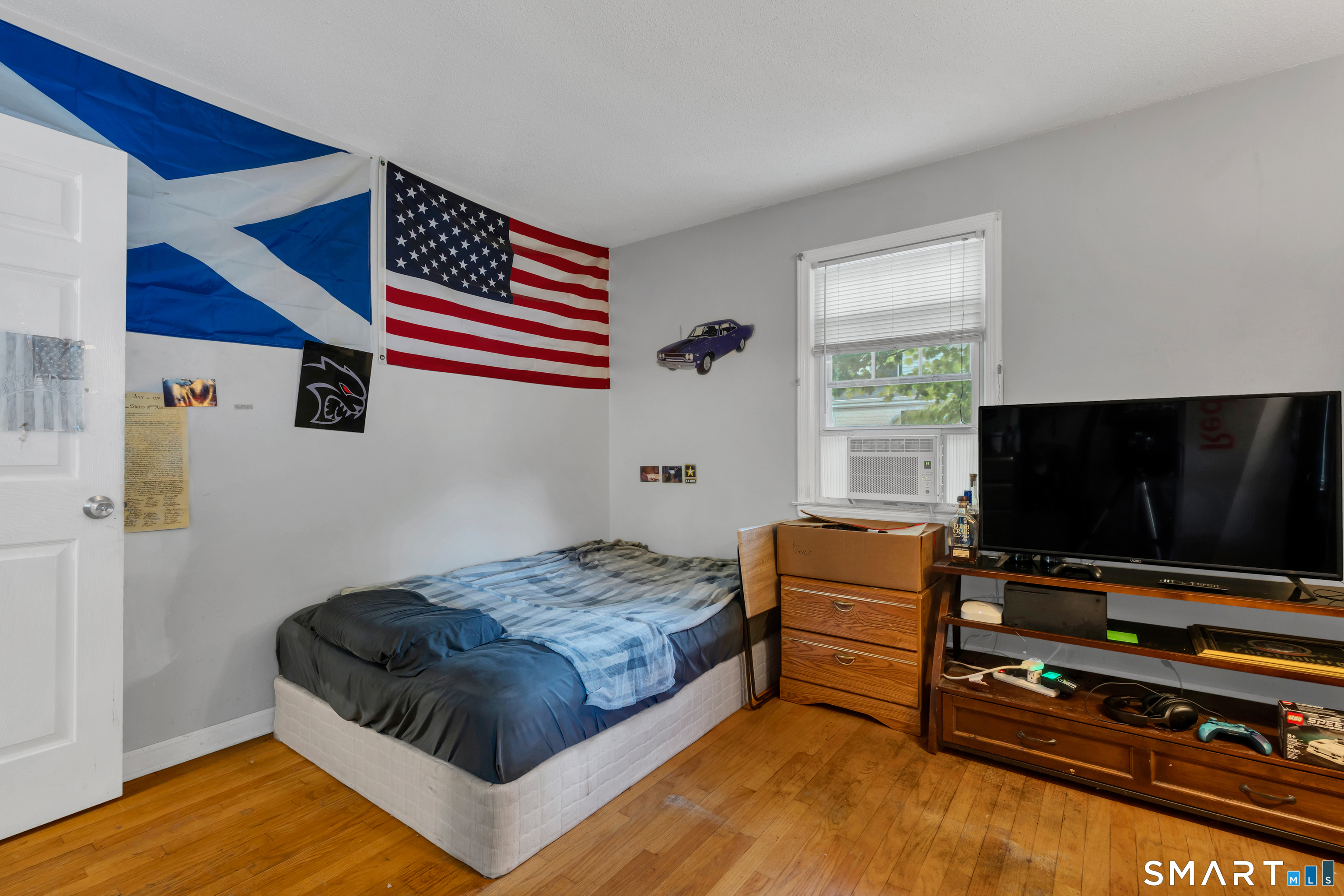 211 Maple Avenue North Haven CT 06473