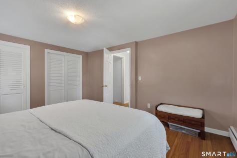 211 Maple Avenue North Haven CT 06473