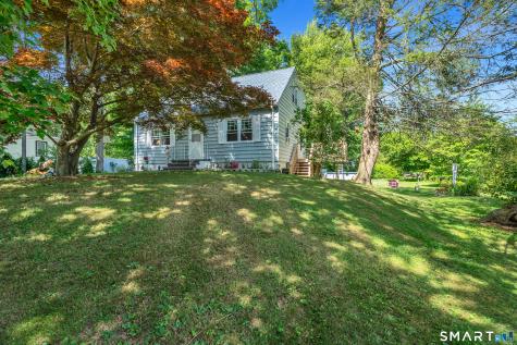 211 Maple Avenue North Haven CT 06473