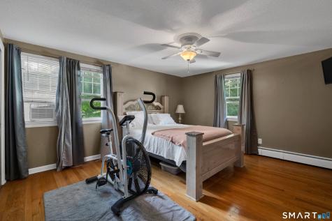 211 Maple Avenue North Haven CT 06473